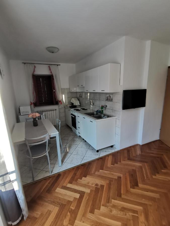 Maria Mare Apartment โรวีน ภายนอก รูปภาพ