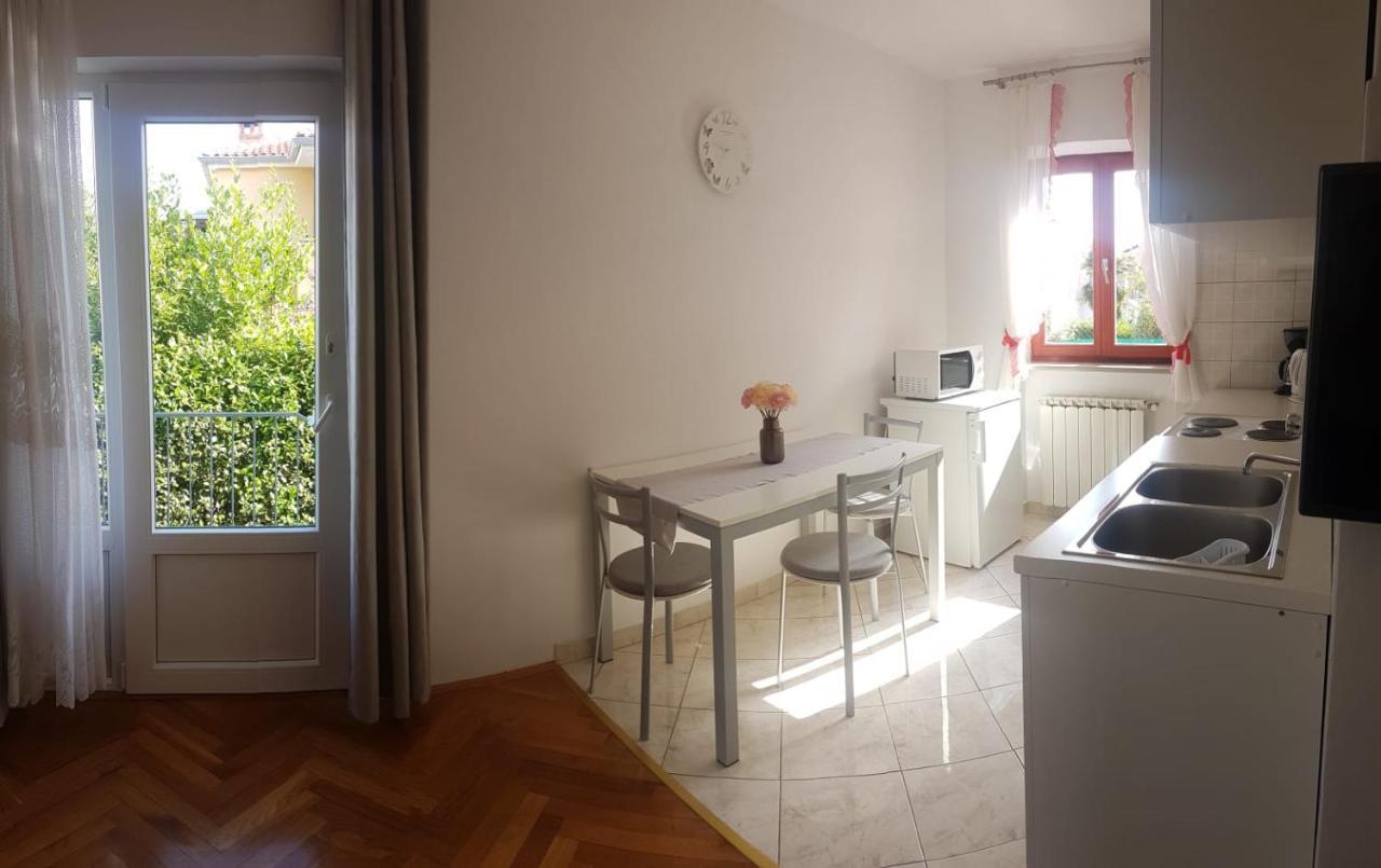 Maria Mare Apartment โรวีน ภายนอก รูปภาพ