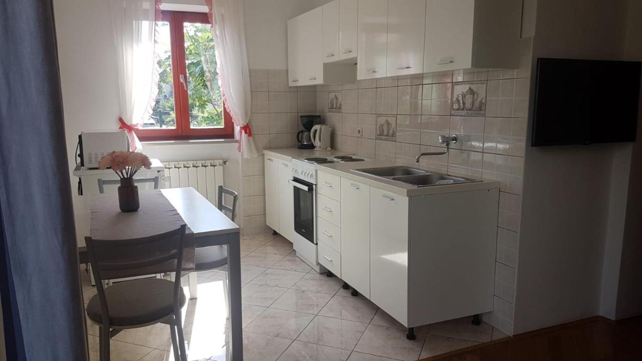 Maria Mare Apartment โรวีน ภายนอก รูปภาพ