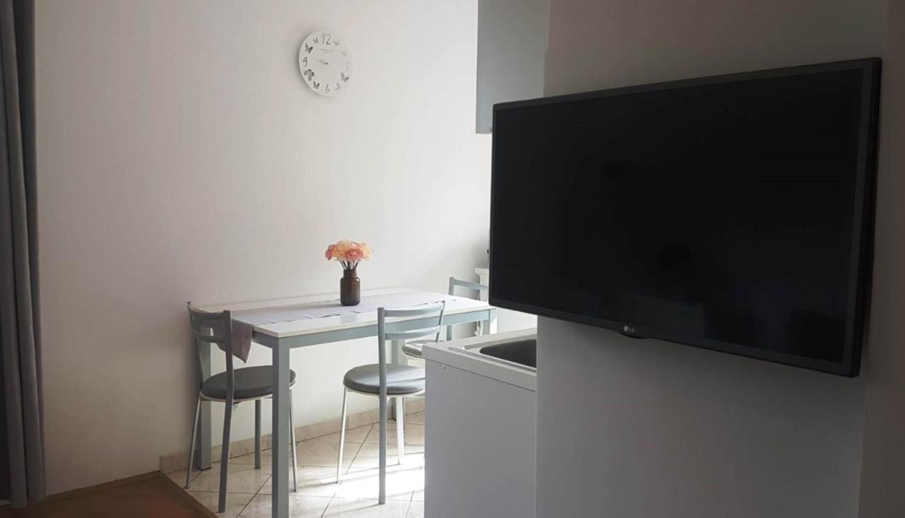 Maria Mare Apartment โรวีน ภายนอก รูปภาพ
