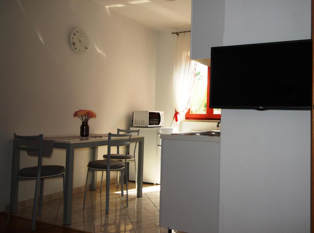 Maria Mare Apartment โรวีน ภายนอก รูปภาพ