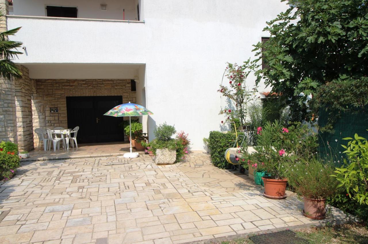 Maria Mare Apartment โรวีน ภายนอก รูปภาพ